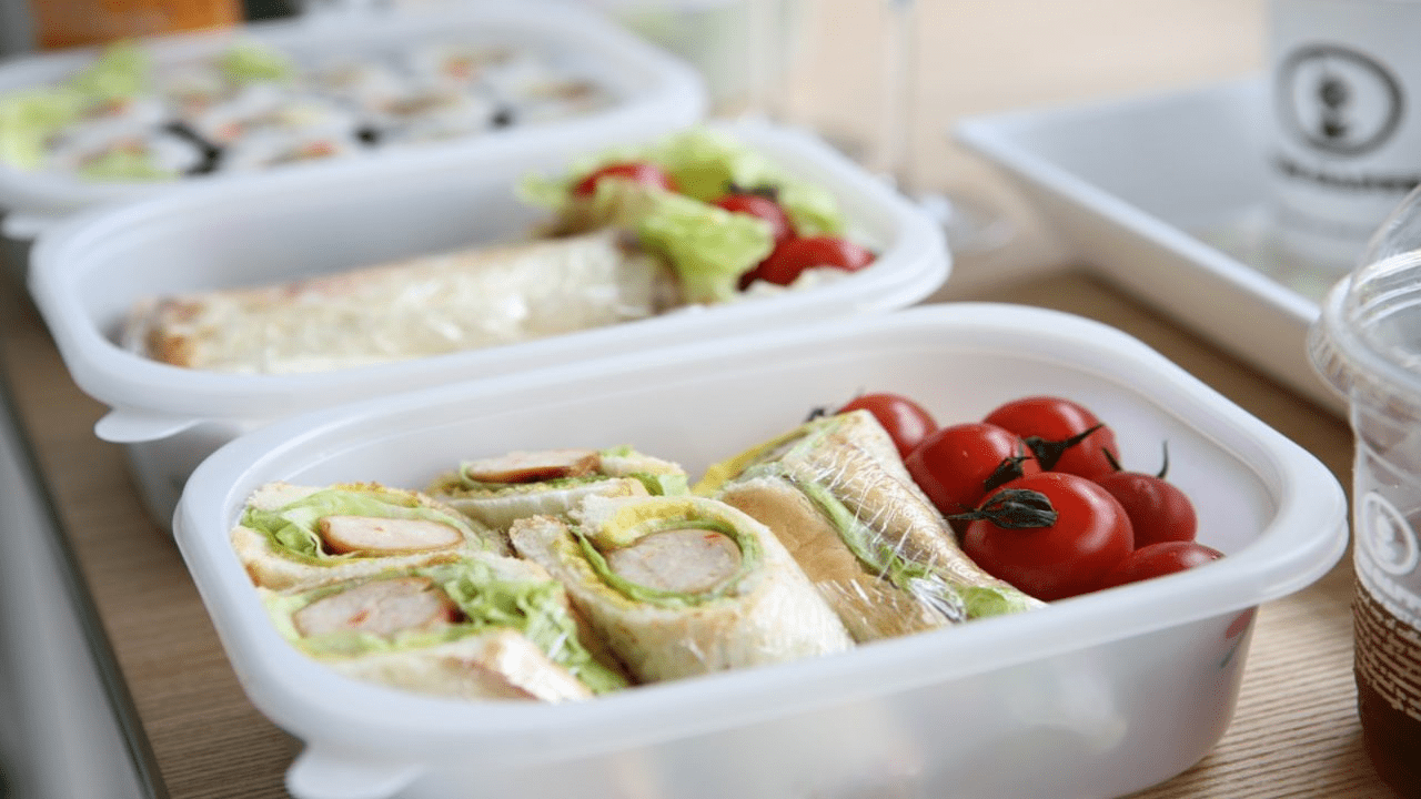 ご飯を食べながら勉強するのはよい